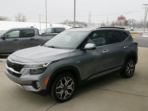 Used 2023 Kia Seltos SX w/ SX Sunroof Package image 5