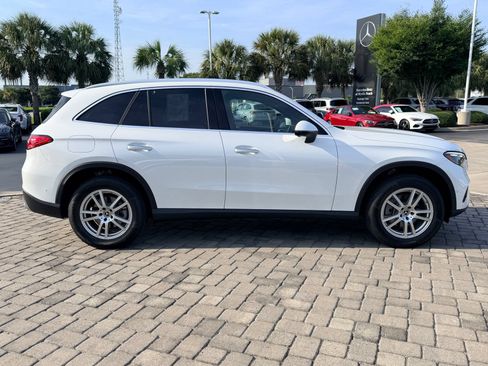 Certified 2025 Mercedes-Benz GLC 300 image 8