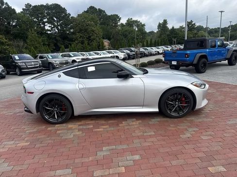 Used 2025 Nissan Z Performance w/ Floor Mat Package RWD image 16