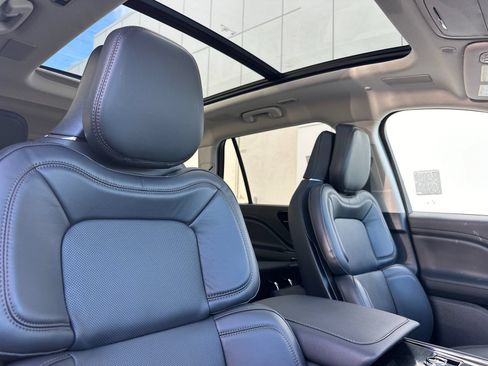 New 2026 Lincoln Aviator Reserve AWD/4WD image 17