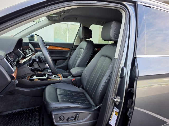 Used 2023 Audi Q5 2.0T Premium w/ Convenience Package AWD/4WD image 21