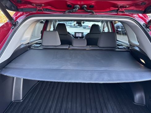 Used 2022 Toyota RAV4 XLE image 11