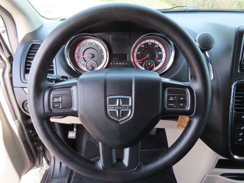 Certified 2020 Dodge Grand Caravan SE FWD image 14