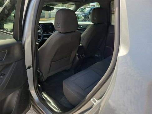 Used 2025 Chevrolet Equinox LT image 8