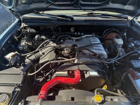 Used 2000 Toyota 4Runner SR5 image 9