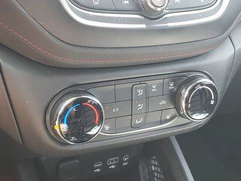 Used 2022 Chevrolet TrailBlazer RS FWD image 30