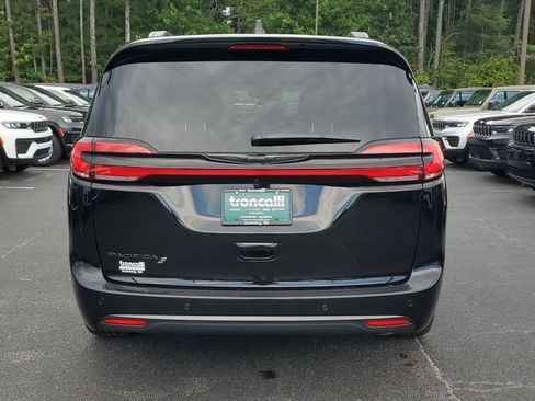 New 2026 Chrysler Pacifica Select w/ S Appearance Package FWD image 5