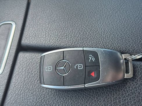 Used 2025 Mercedes-Benz GLB 250 image 22