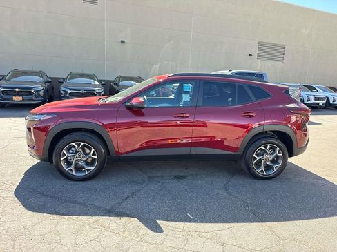 Used 2025 Chevrolet Trax LT w/ LT Convenience Package FWD image 5