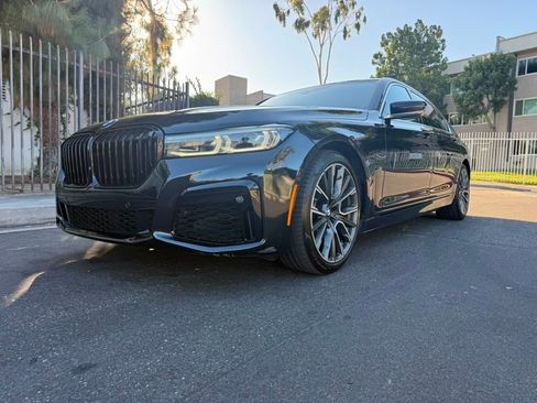 Used 2022 BMW 740i w/ M Sport Package RWD image 1