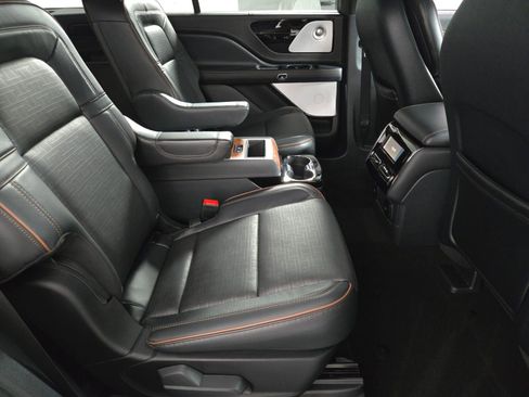 Certified 2025 Lincoln Aviator Black Label image 16