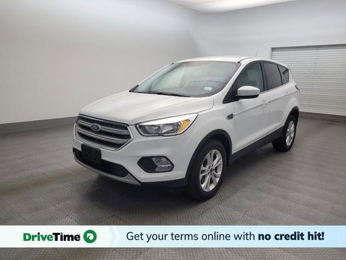 Used 2017 Ford Escape SE image 1