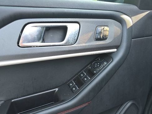 Used 2025 Ford Explorer ST RWD image 22