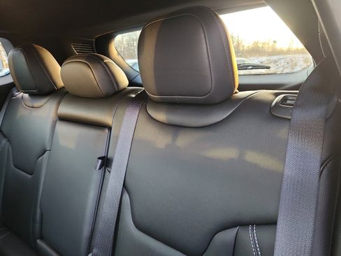 Used 2025 Jeep Compass Limited image 25