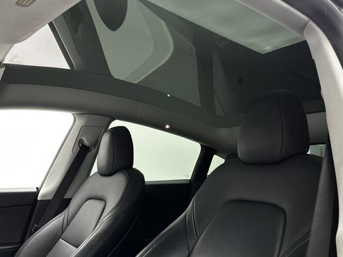 Used 2021 Tesla Model Y Long Range image 5