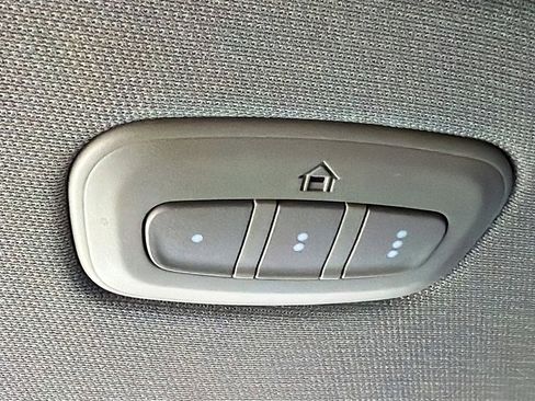Used 2022 RAM 1500 Laramie AWD/4WD image 12