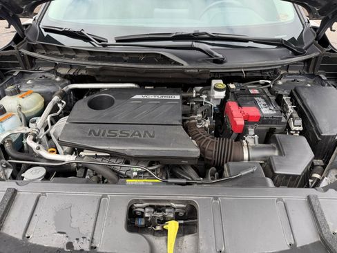Used 2025 Nissan Rogue SV image 37