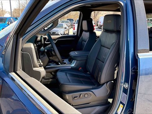 New 2026 Chevrolet Silverado 2500 High Country w/ Technology Package image 9