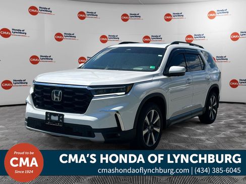 Used 2025 Honda Pilot Elite image 1