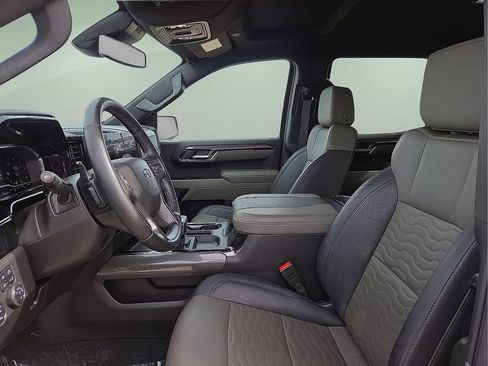 Used 2025 Chevrolet Silverado 1500 ZR2 image 22