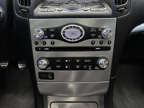 Used 2015 INFINITI Q60 Sport Limited image 38