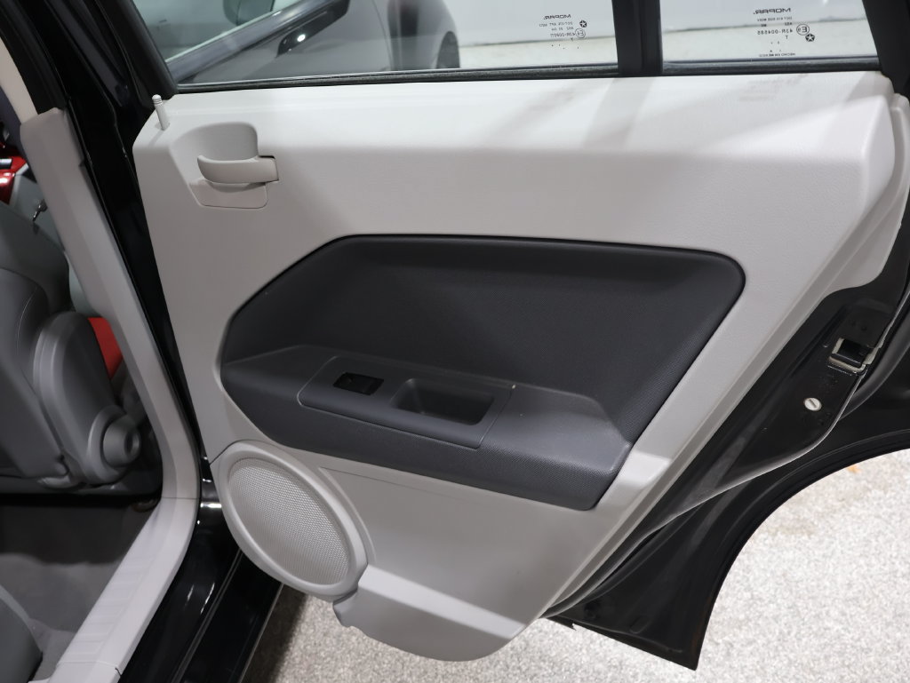 Used 2007 Dodge Caliber SXT FWD image 21