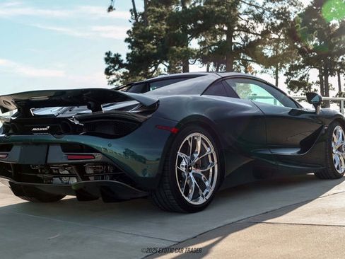 Used 2022 McLaren 720S Spider image 16