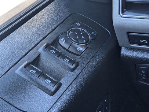 Used 2017 Ford F150 Lariat w/ Equipment Group 502A Luxury AWD/4WD image 33