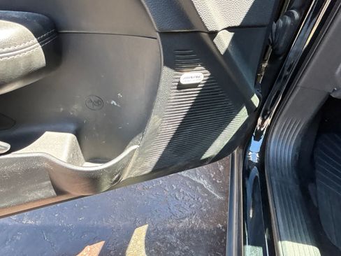 Used 2015 Dodge Challenger SXT Plus RWD image 11