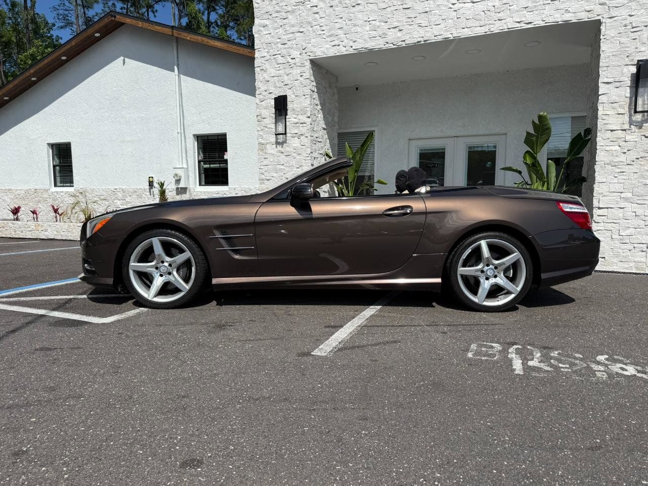 Used 2016 Mercedes-Benz SL 400 image 2