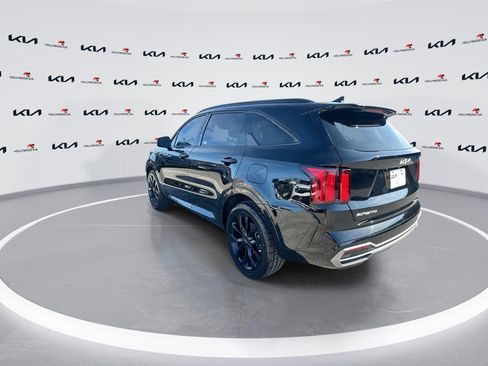 Certified 2023 Kia Sorento SX FWD image 6