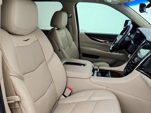 Used 2019 Cadillac Escalade Premium Luxury RWD image 26