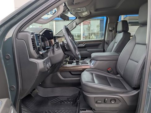 Used 2025 Chevrolet Silverado 1500 LT Trail Boss w/ Convenience Package II image 10