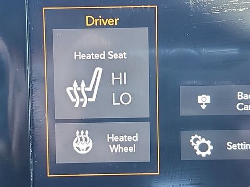 Certified 2022 Jeep Grand Cherokee Laredo X image 11