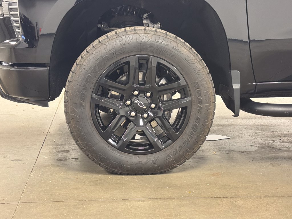Used 2026 Chevrolet Silverado 1500 LT Trail Boss w/ LT Trail Boss Premium Package AWD/4WD image 10
