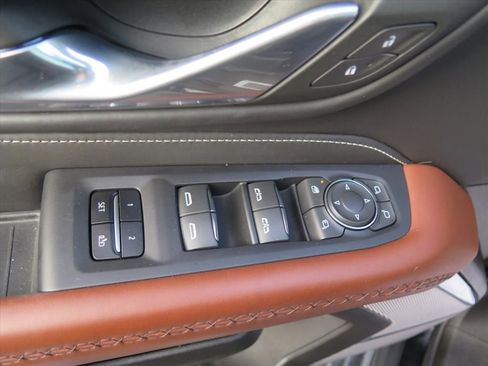 Used 2024 GMC Yukon Denali Ultimate image 11