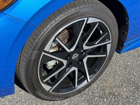 Used 2025 Nissan Sentra SR w/ SR Premium Package image 7