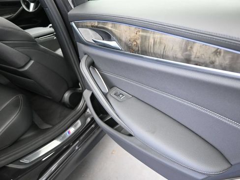 Used 2018 BMW 540i w/ M Sport Package RWD image 21