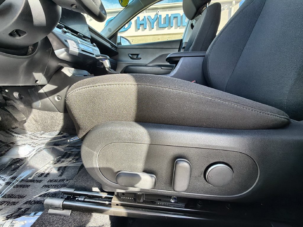 Used 2024 Hyundai Kona SEL AWD/4WD image 14
