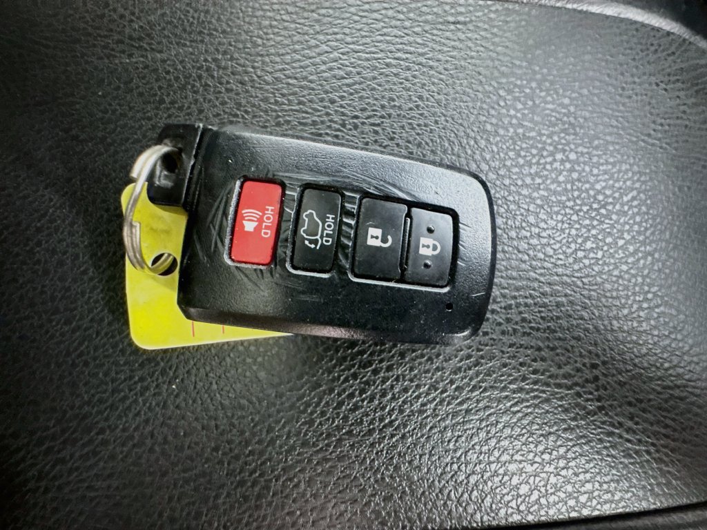 Used 2018 Toyota Highlander XLE AWD/4WD image 42