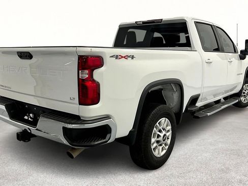 Used 2024 Chevrolet Silverado 2500 LT image 2