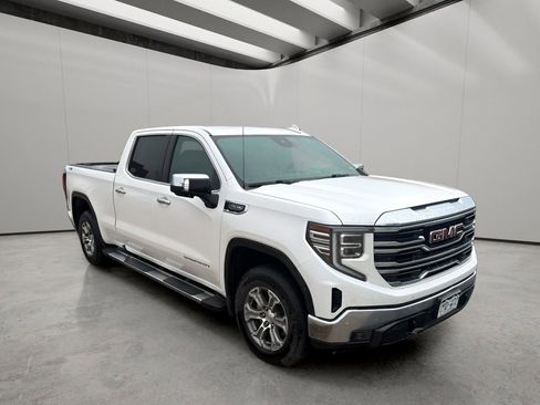 Used 2022 GMC Sierra 1500 SLT w/ SLT Convenience Package AWD/4WD image 7