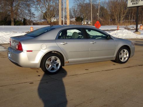 Used 2010 Chevrolet Malibu LS image 10