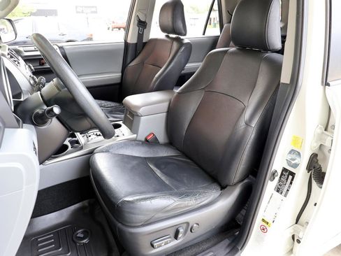 Used 2011 Toyota 4Runner SR5 w/ Convenience Pkg image 14