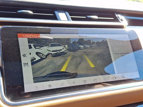 Used 2019 Land Rover Range Rover Velar R-Dynamic SE AWD/4WD image 19