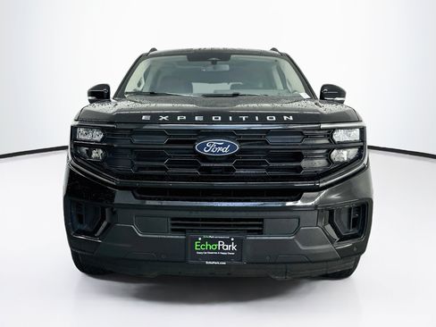 Used 2025 Ford Expedition Active AWD/4WD image 2