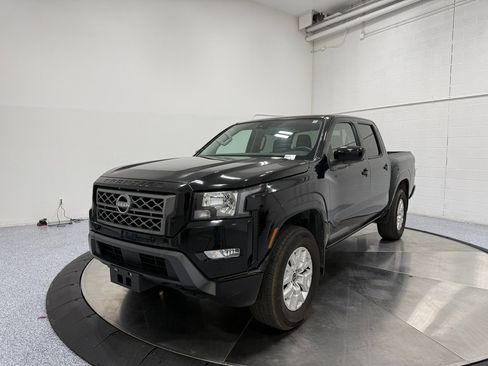 Used 2023 Nissan Frontier SV w/ SV Convenience Package image 3