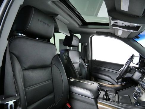 Used 2018 GMC Yukon Denali w/ Denali Ultimate Package AWD/4WD image 11
