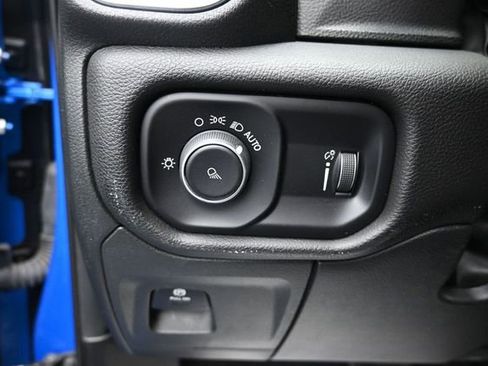Used 2024 RAM 1500 Laramie AWD/4WD image 14
