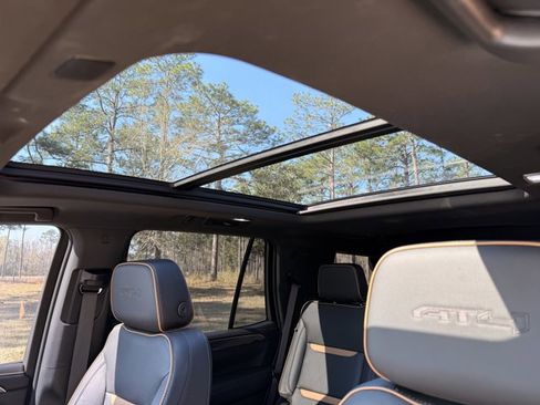 Used 2023 GMC Yukon AT4 image 29